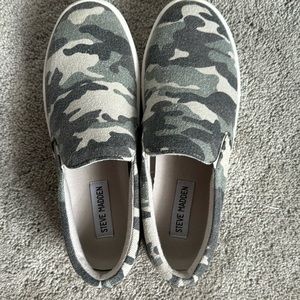 Steve Madden slip on shoes